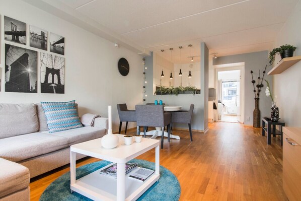 Leilighet, 1 soverom | Oppholdsområde | Flatskjerm-TV