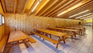 Breakfast, lunch and dinner served  - Alberg Les Estades (Rialp)