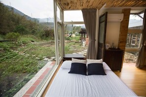 Klassieke kamer, privébadkamer | Uitzicht vanuit de kamer