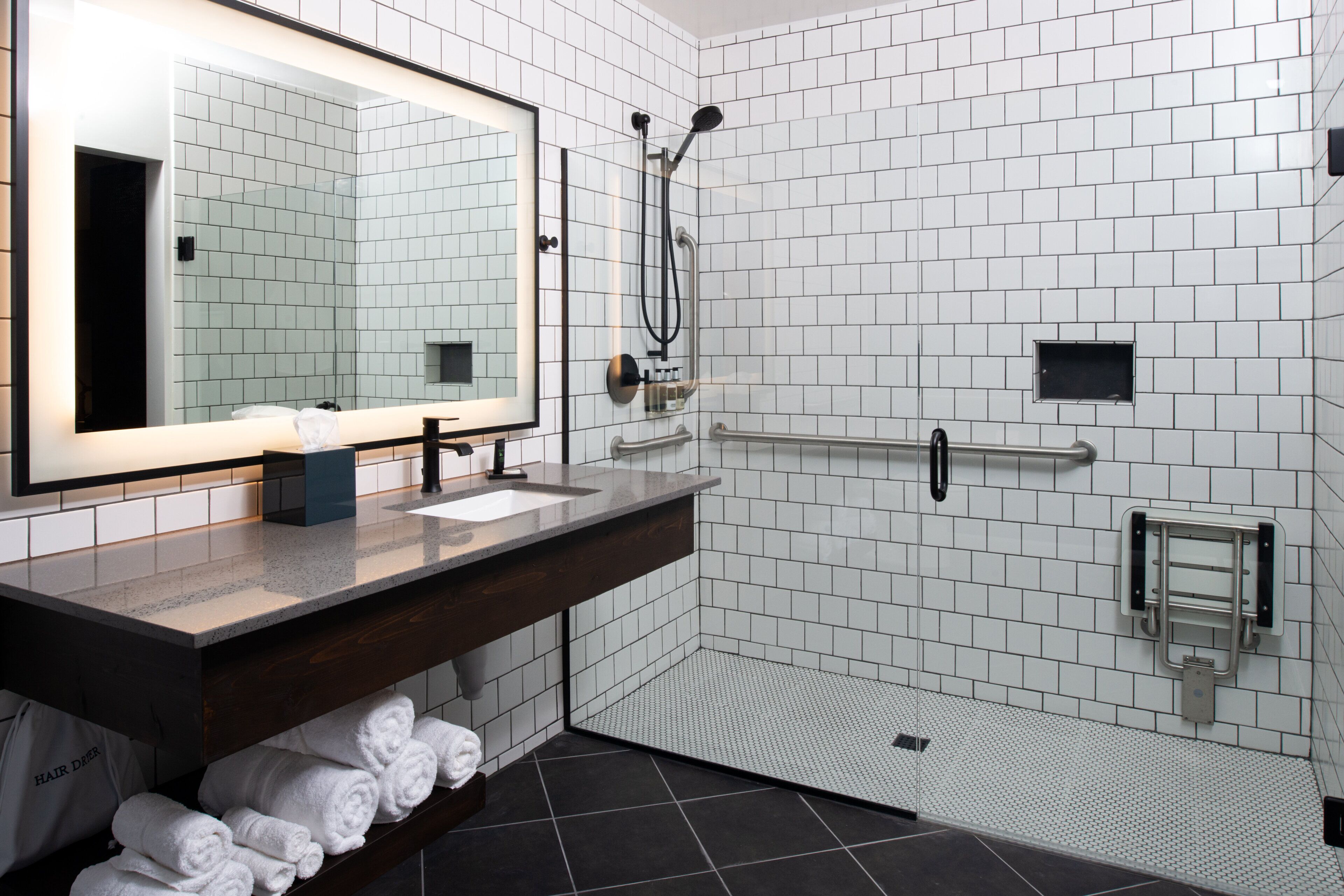 standard room, 1 king bed, accessible (communication, roll-in shower) | 1 bedroom, pillow-top beds, desk, laptop workspace