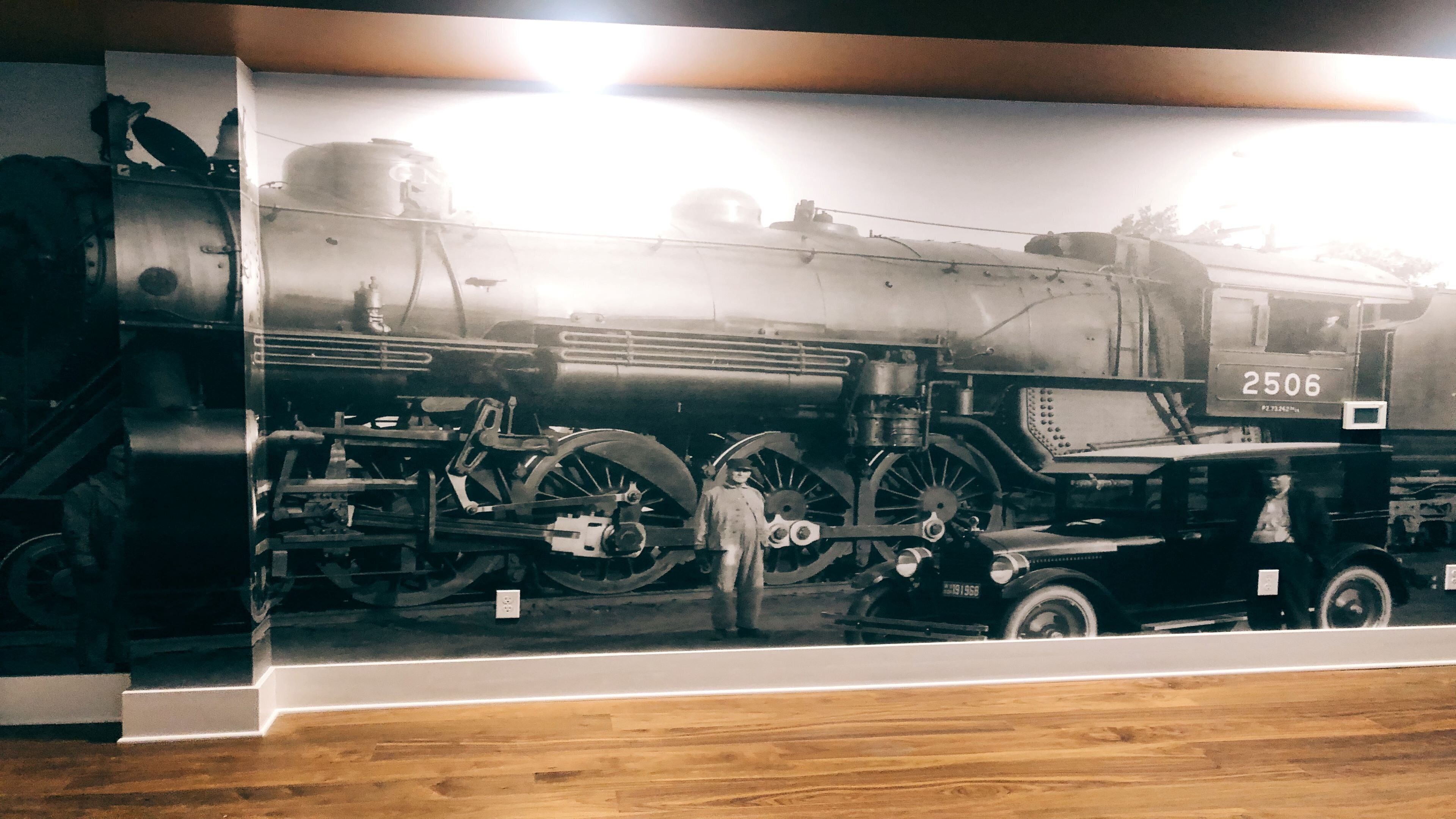 1 bedroom, pillow-top beds, desk, laptop workspace