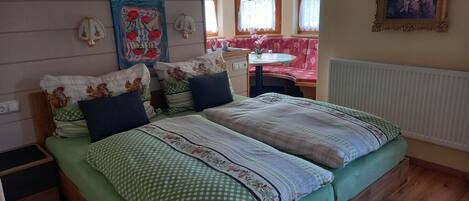 1 bedroom, WiFi, bed sheets