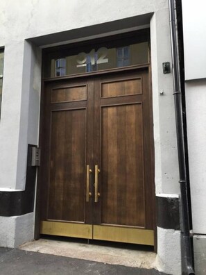 Entrada al alojamiento