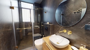 Apartment, 3 Schlafzimmer | Badezimmer | Dusche, Haartrockner, Hausschuhe, Bidet