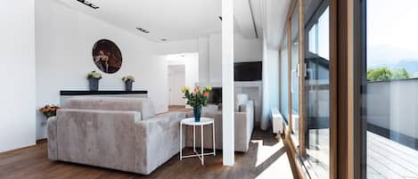 Luxury Apartment | Living room | Flat-screen TV