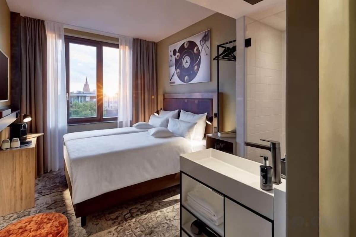 Queen Room