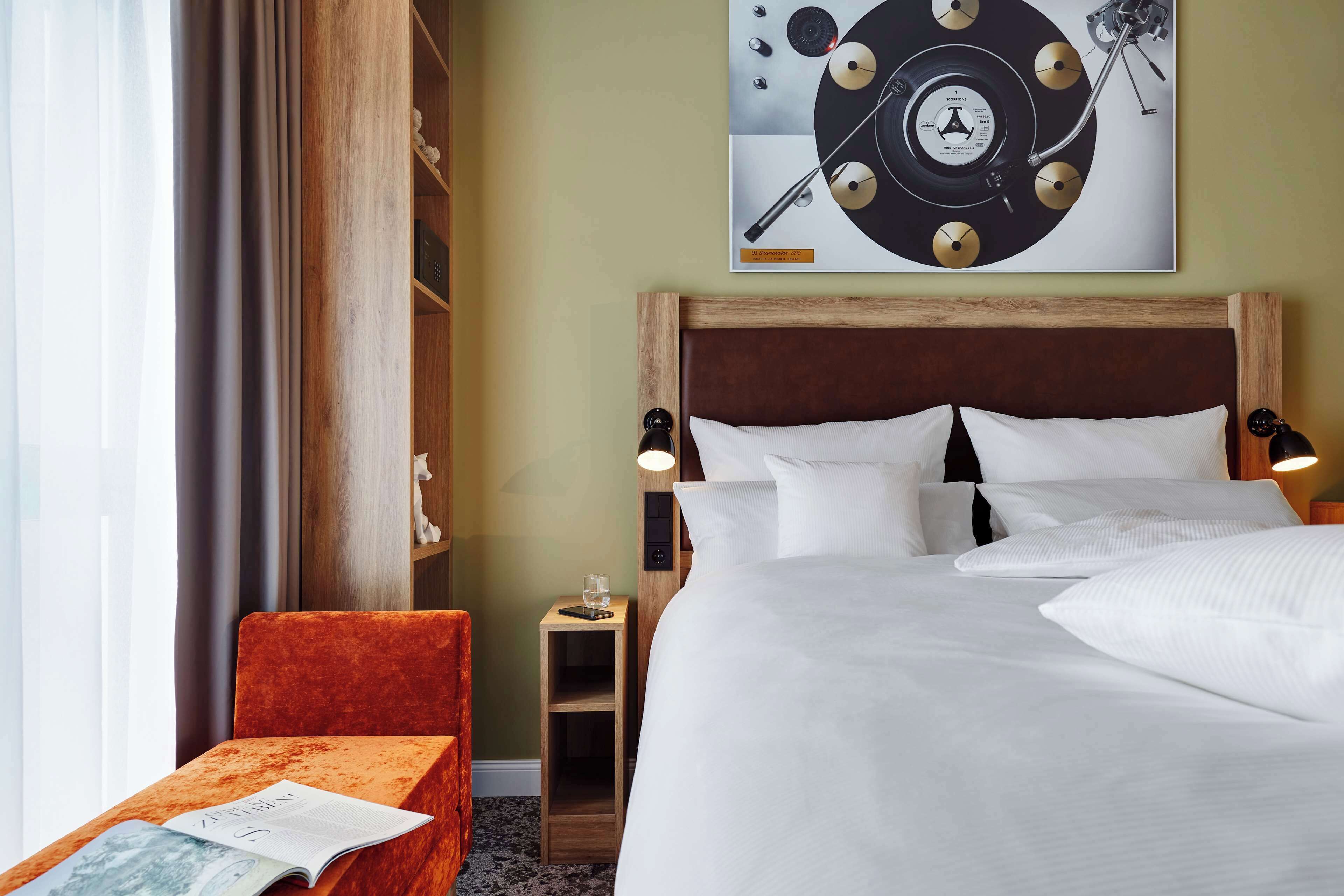 1 bedroom, premium bedding, pillow-top beds, free minibar