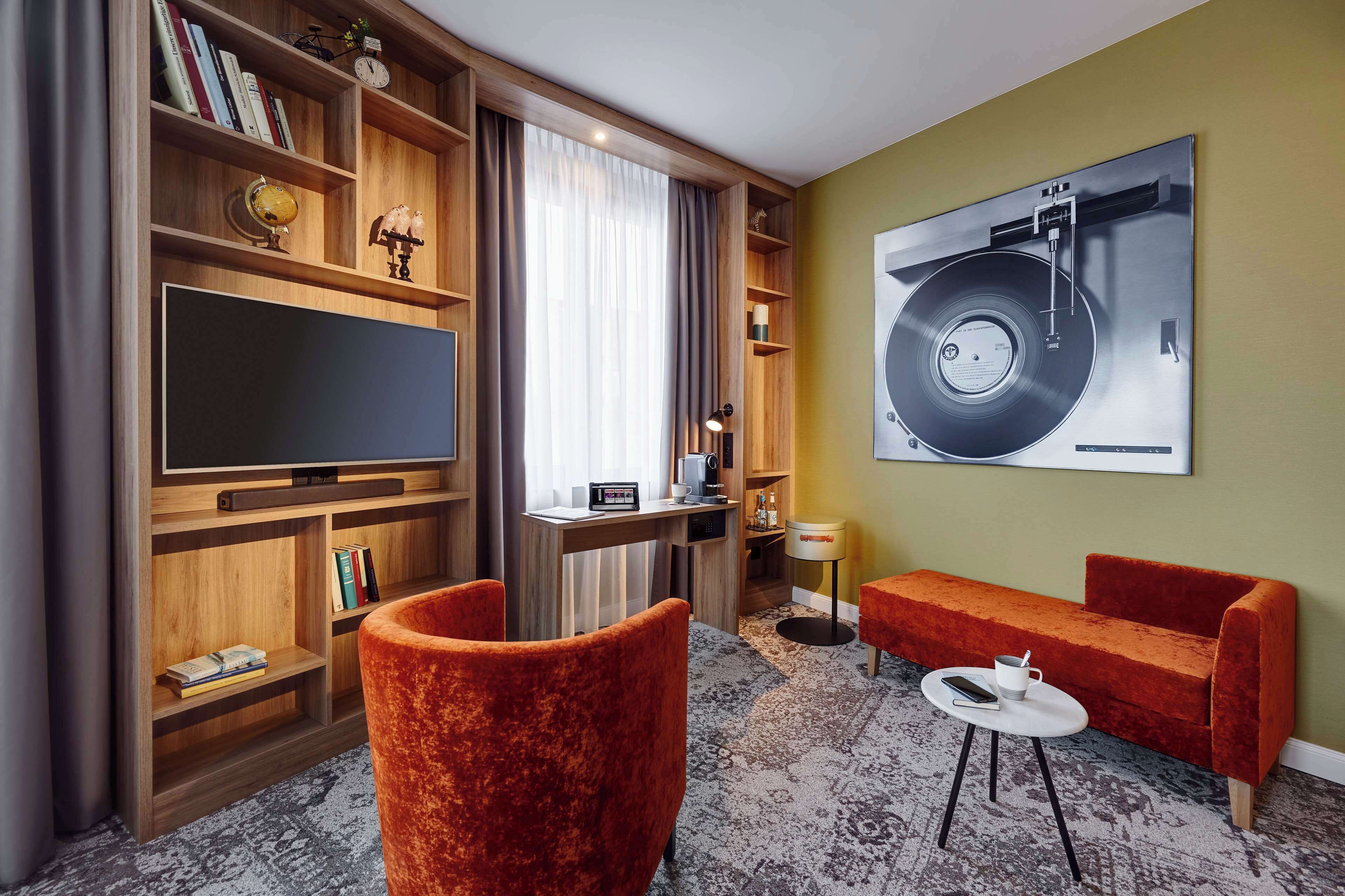 1 bedroom, premium bedding, pillow-top beds, free minibar