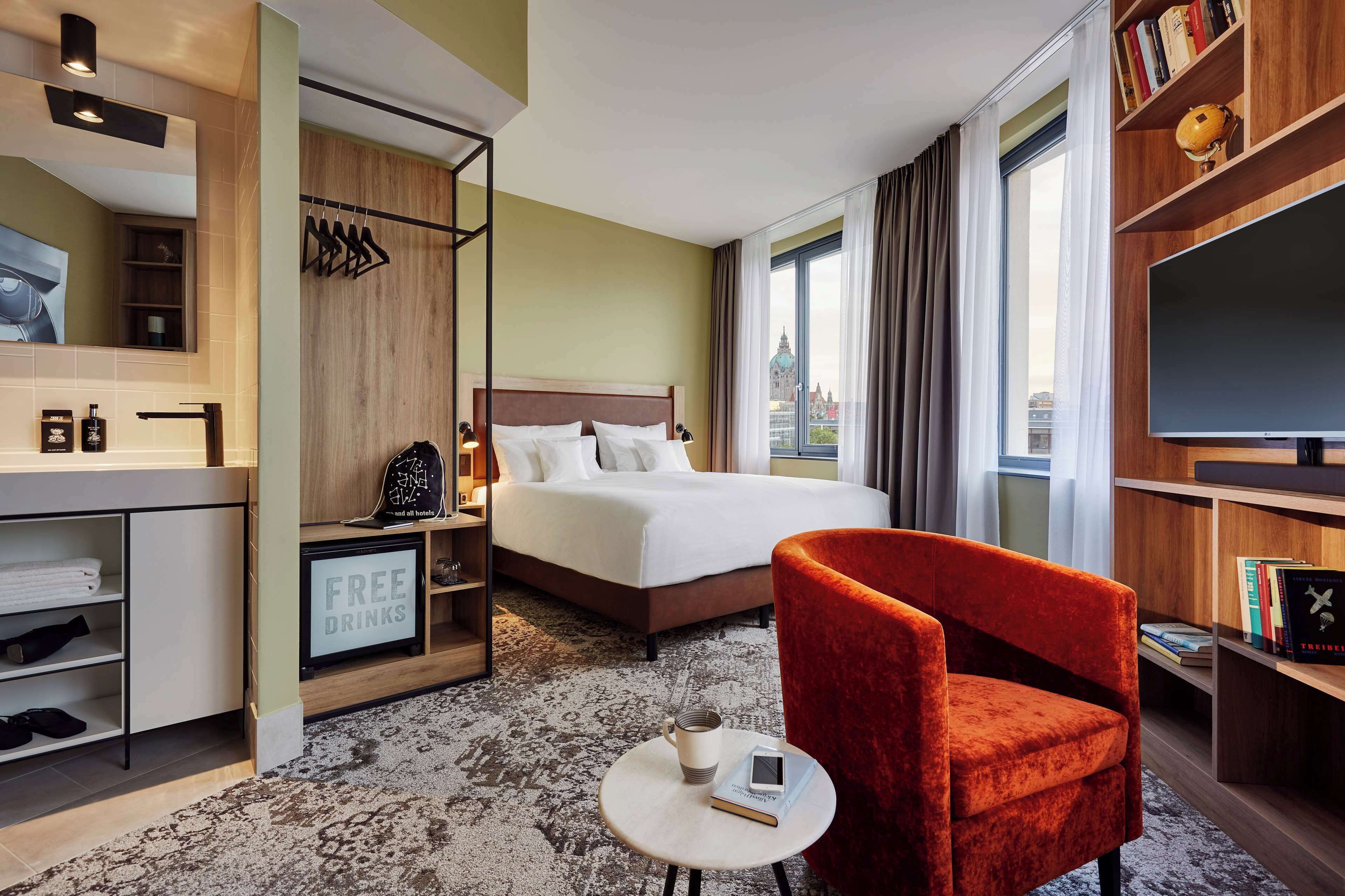 1 bedroom, premium bedding, pillow-top beds, free minibar