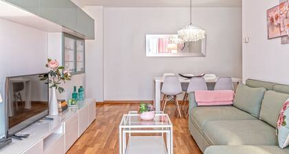 Cálido apartamento con piscina en Barcelona.