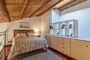 3 slaapkamers, geluiddichte muren, een strijkplank/strijkijzer