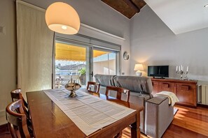 Dining - Apartamento con encanto en Barcelona&Playa (Badalona)