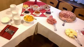Tägliches inbegriffenes Frühstücksbuffet