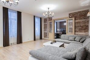 行政公寓 | 客廳 | 40 吋LCD 電視連有線電視頻道、電視