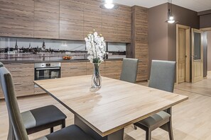 Executive Apartment | Private kitchen | Oven, dishwasher, electric kettle, cookware/dishes/utensils - WINWINSTAY Apartments Heart of Old Town (Riga)