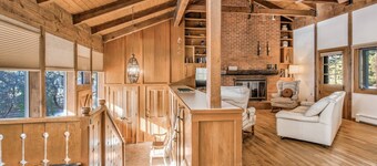 Chalet in Central Colorado Springs Location, 3 BR, 2 BA, Views, WiFi