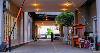 De La Charis Hotel by Waringin Hospitality