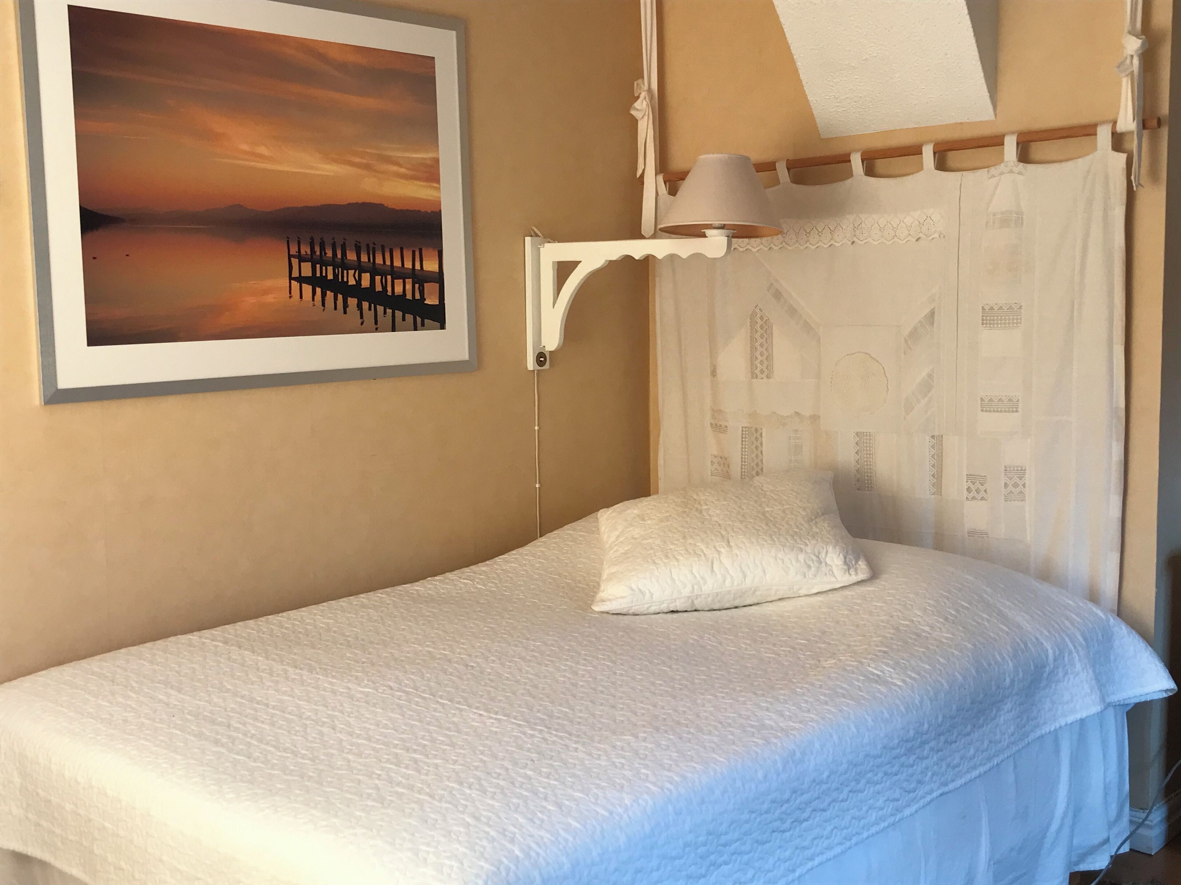 Minisuite (Linnéa) | Hypo-allergenic bedding, individually decorated, individually furnished