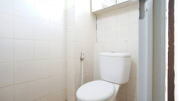 Estúdio | Banheiro | Chuveiro, toalhas de banho