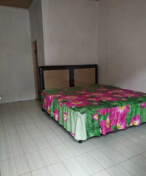 Desk - Penginapan Imanuel Lau Gara by Zuzu (Berastagi)