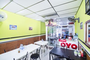 Restaurant - OYO 514 Ali Hostel (Bangkok)