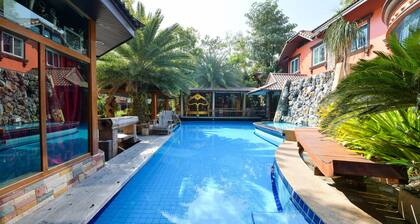 OYO Maesri Resort