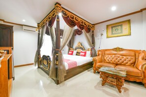 Standard Double Room | Free WiFi - OYO Maesri Resort (Pattaya)