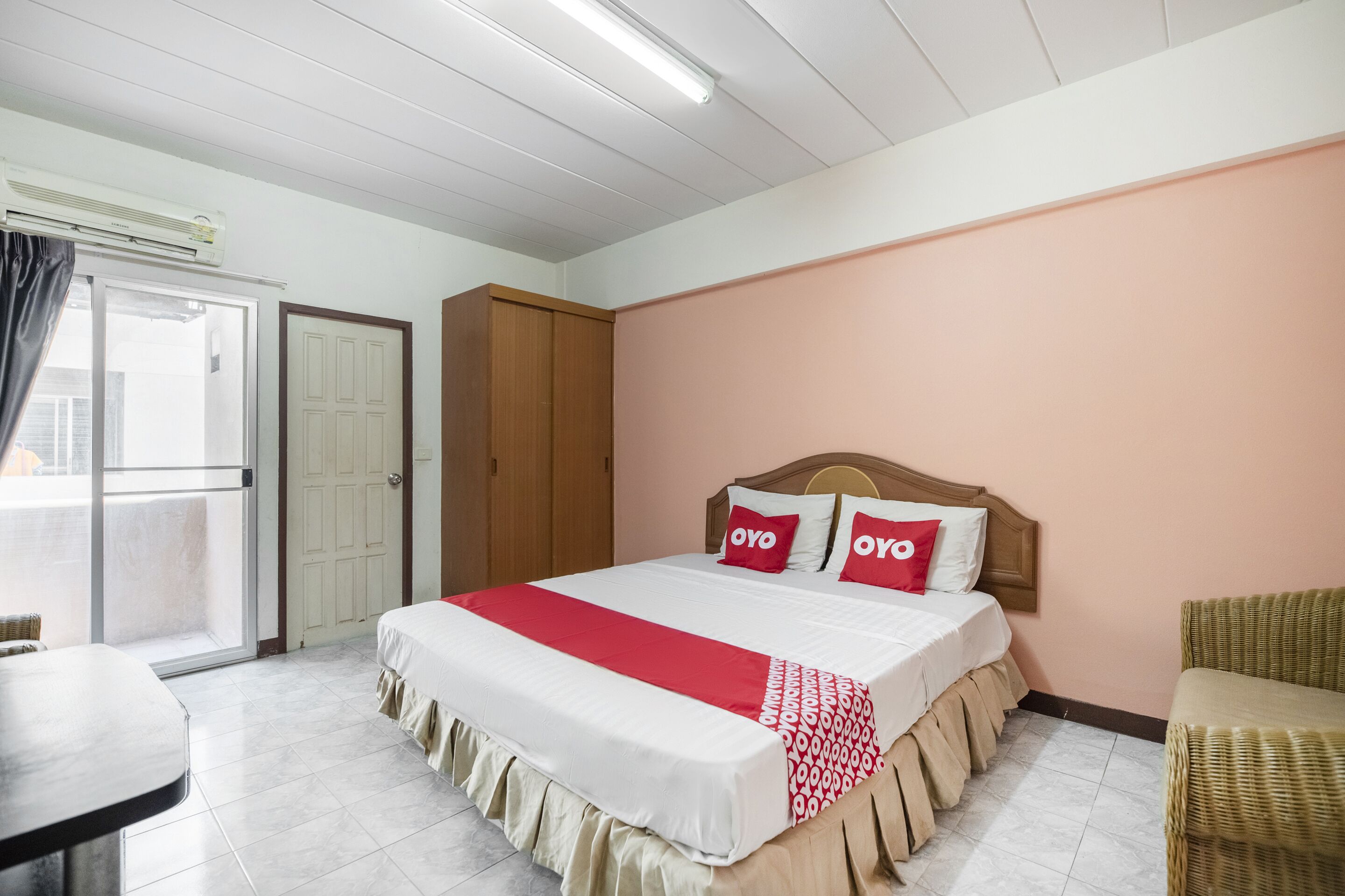 Wi-Fi gratuit, draps fournis