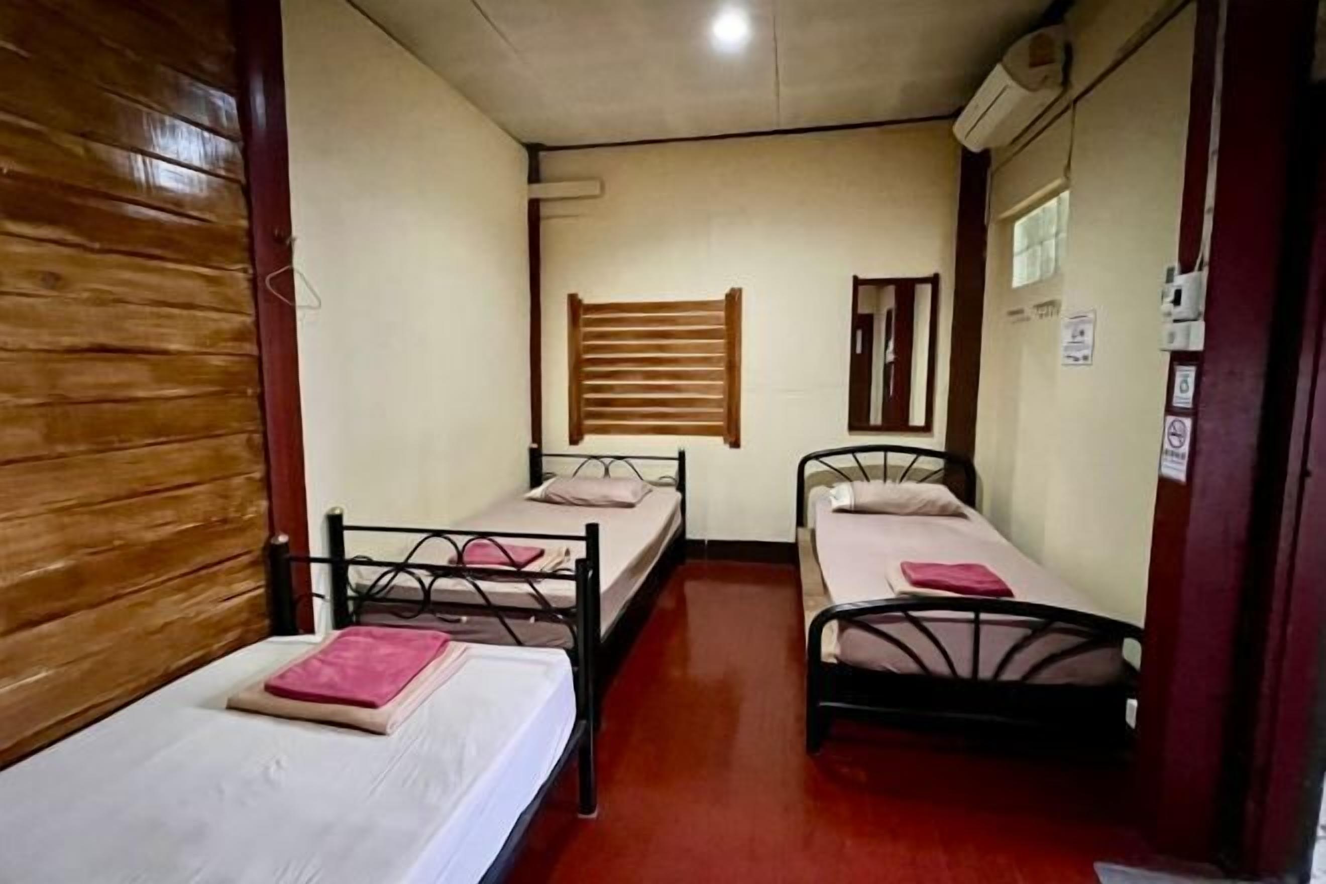 Schreibtisch, kostenloses WLAN, Bettwäsche