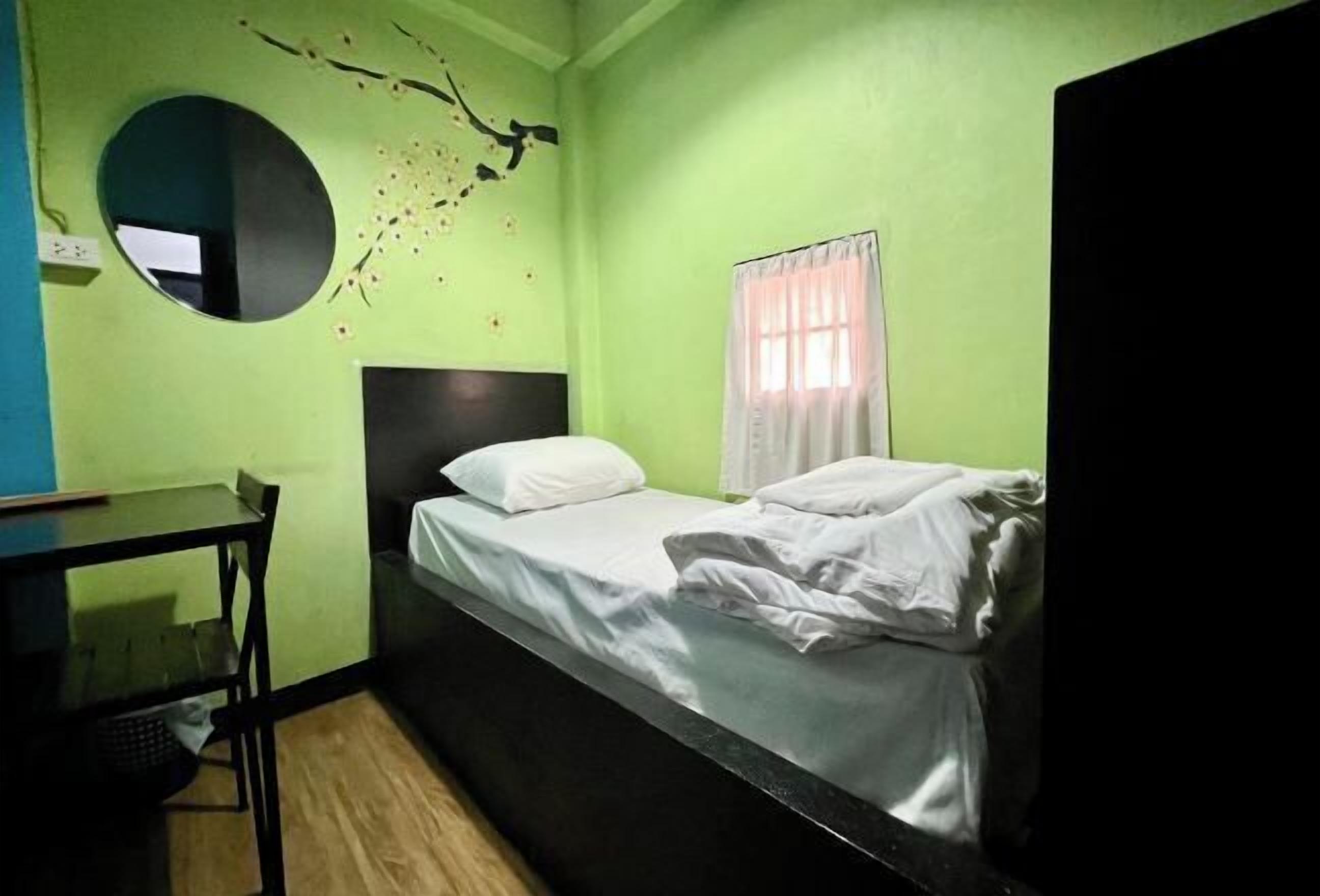 Schreibtisch, kostenloses WLAN, Bettwäsche