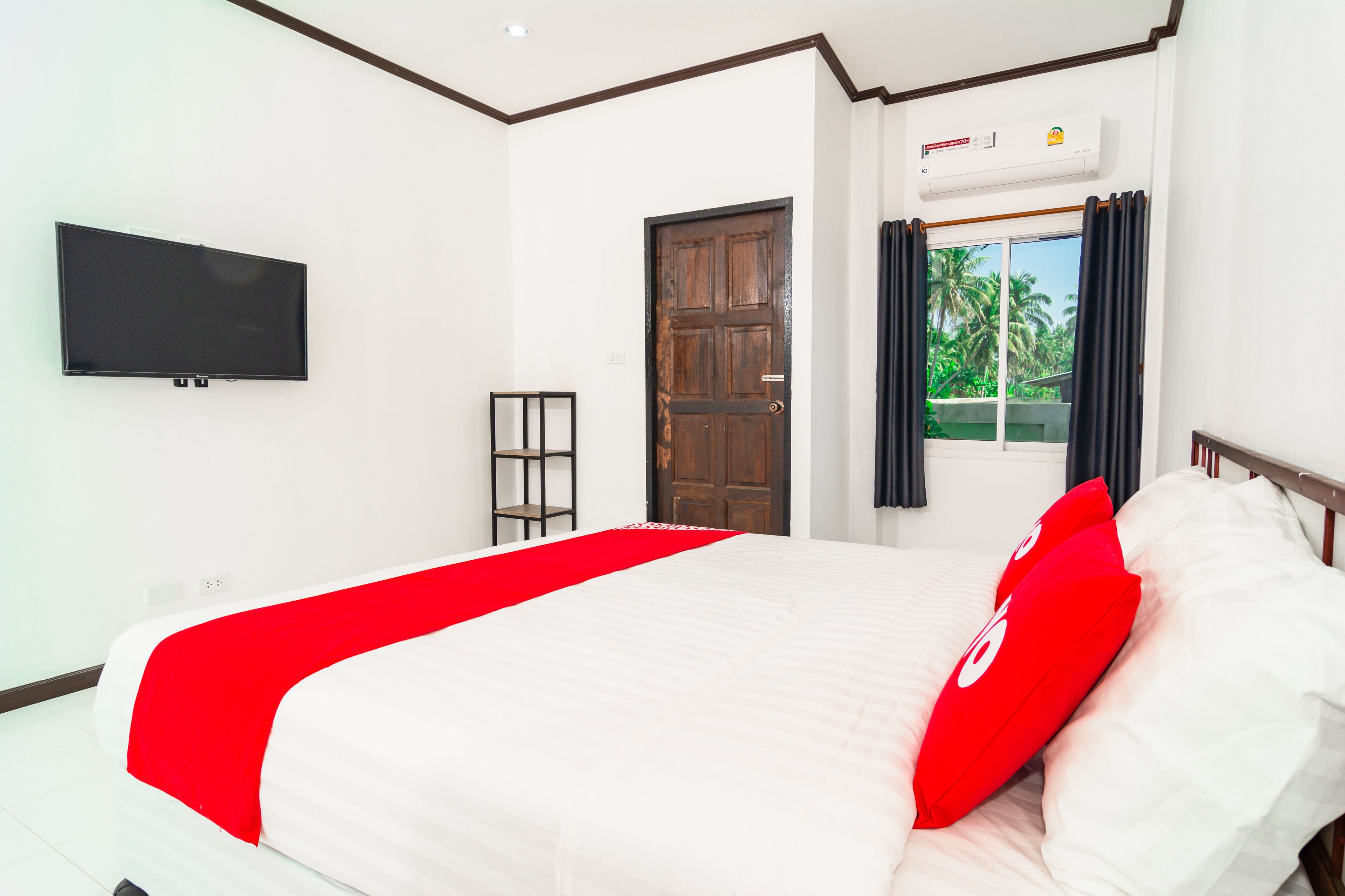 Standard Double Room | Free WiFi, bed sheets