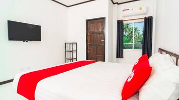 Standard Double Room | Free WiFi, bed sheets