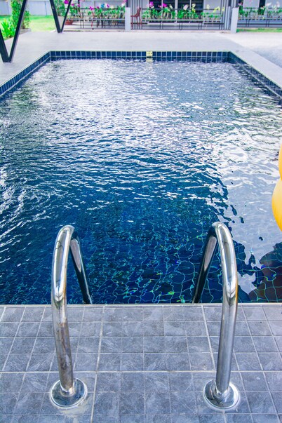 OYO 533 Runya Poolvilla