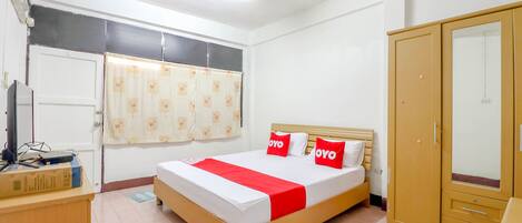 Standaard tweepersoonskamer | Een bureau, gratis wifi, beddengoed