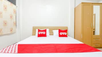 Standard Double Room | Desk, free WiFi, bed sheets