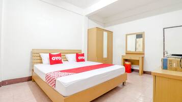 Habitación estándar doble | Escritorio, wifi gratis, ropa de cama