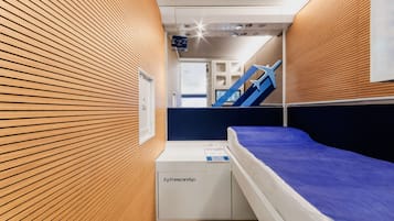 Basic Single Room (Public Bathroom) | Free WiFi