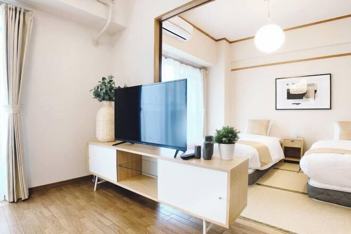 3 bedrooms, laptop workspace, iron/ironing board, free WiFi