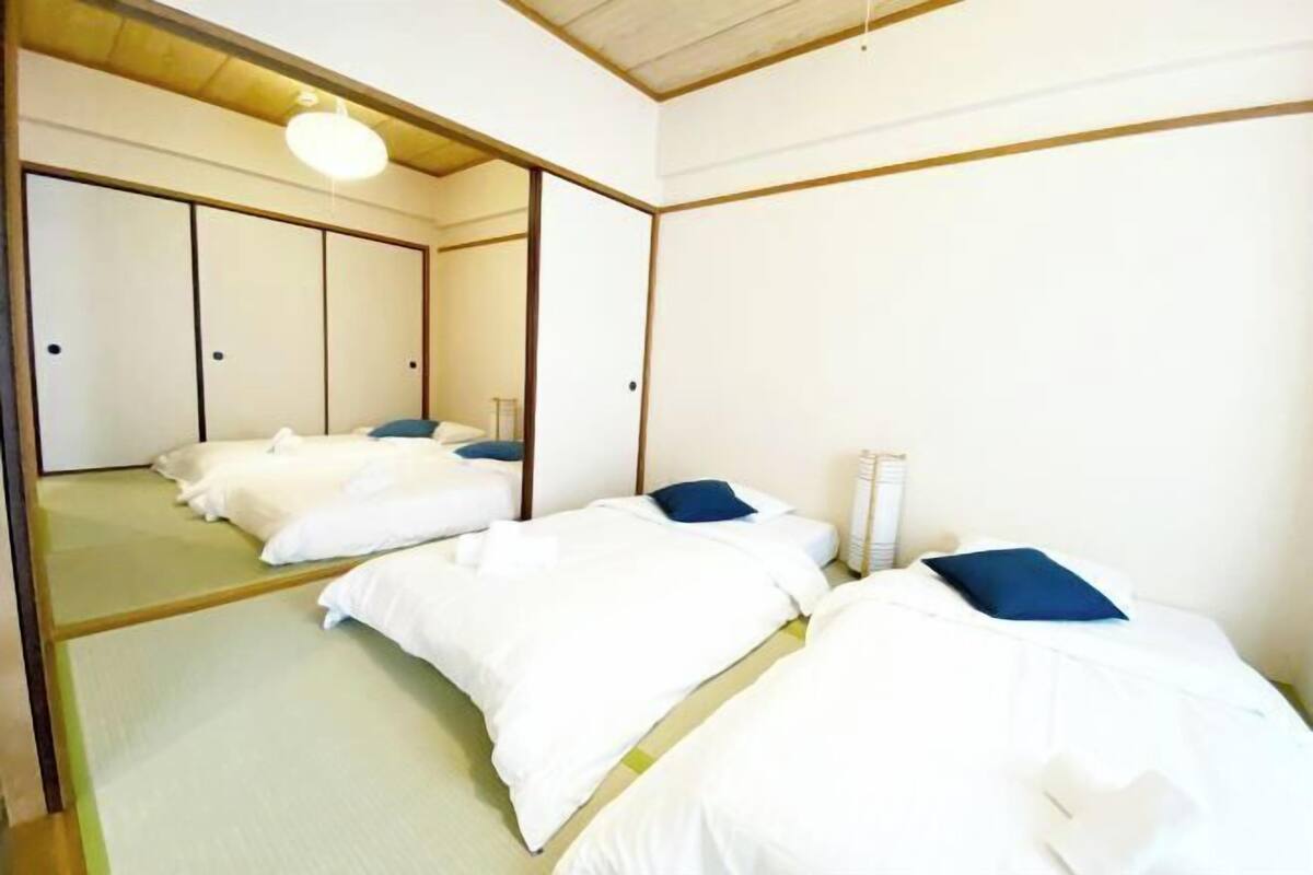 3 bedrooms, laptop workspace, iron/ironing board, free WiFi