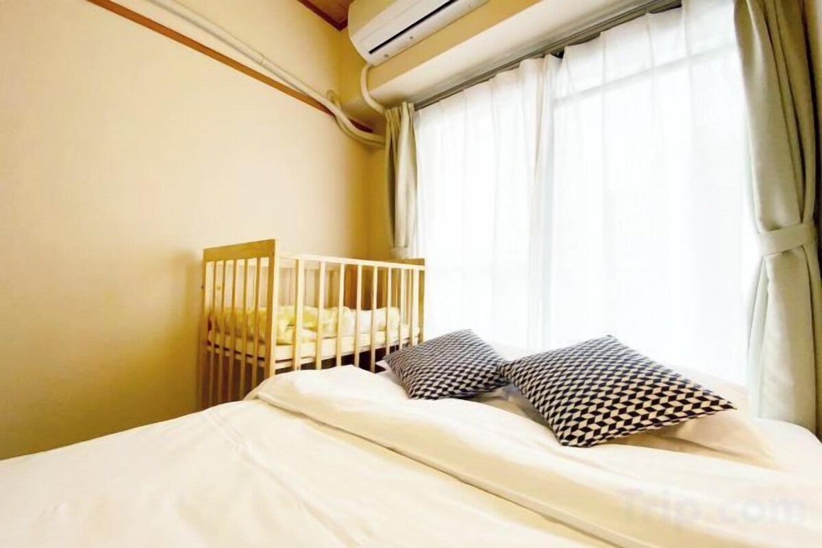 Laptop workspace, iron/ironing board, WiFi (free), bed sheets