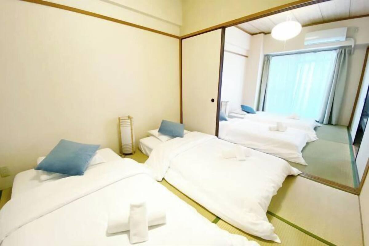3 bedrooms, laptop workspace, iron/ironing board, free WiFi