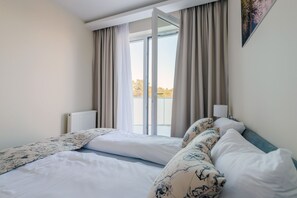 Apartment, 1 Bedroom (east side)