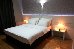 Double Room | Premium bedding, minibar, free WiFi, bed sheets - Hotel Villa Milas (Mostar)
