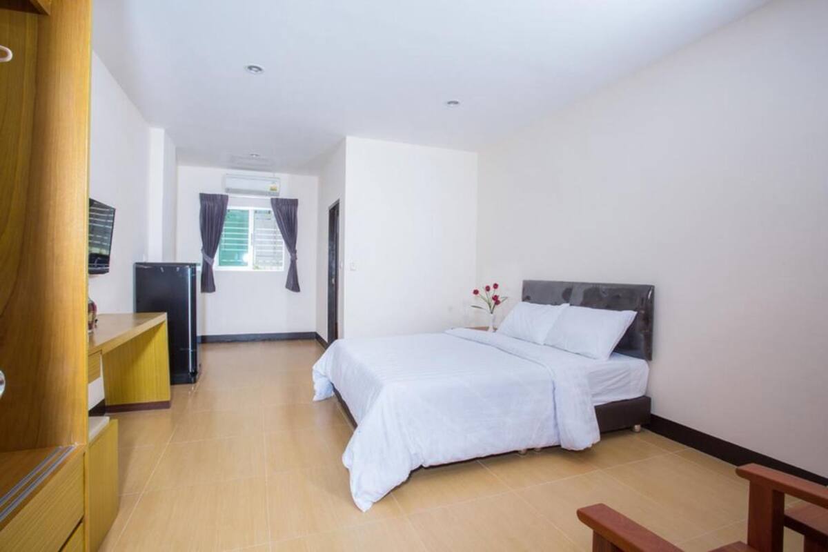 Standard Queen Room | Blendingsgardiner og wi-fi (inkludert)