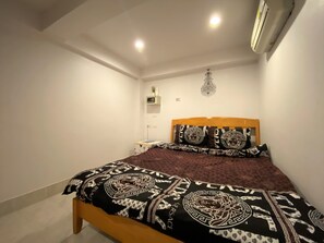 In-room safe, soundproofing, free WiFi