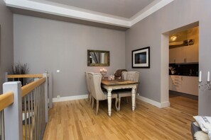 Apartment | In-room dining - StayPlus 2 Storys Apt Aker Brygge (Oslo)