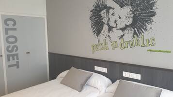 Twin kamer | Individueel gedecoreerd, gratis wifi, beddengoed