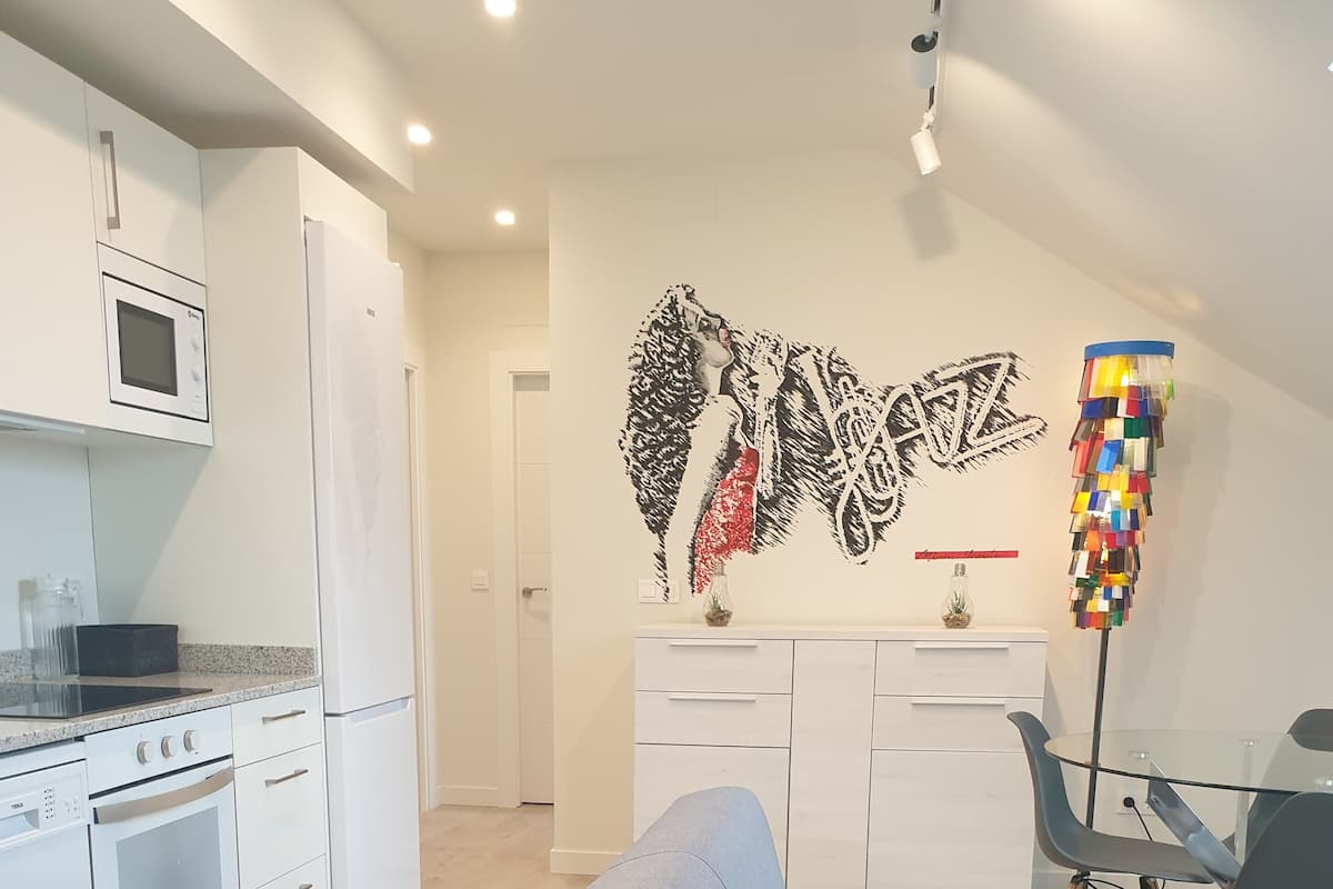 City Apartment | Individually decorated, free WiFi, bed sheets