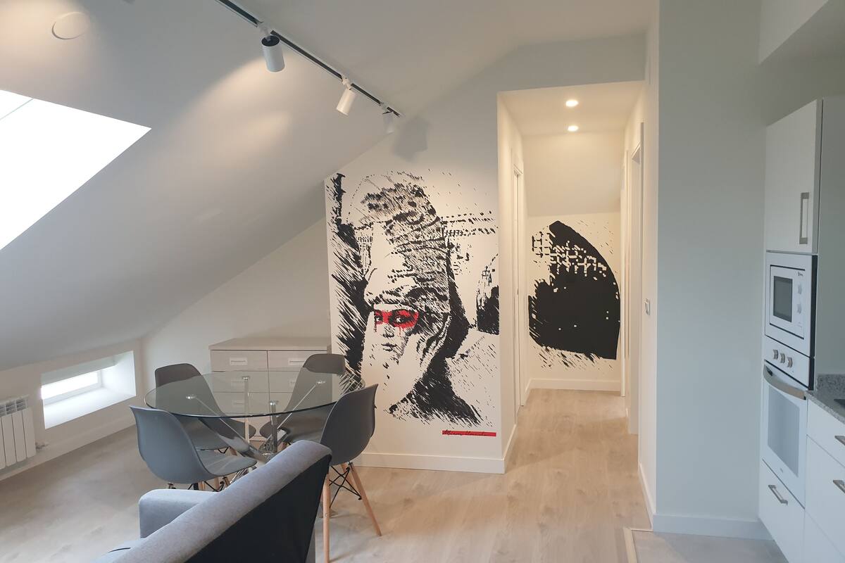 Apartament urbà | Wifi gratuïta, decoració individual i roba de llit 