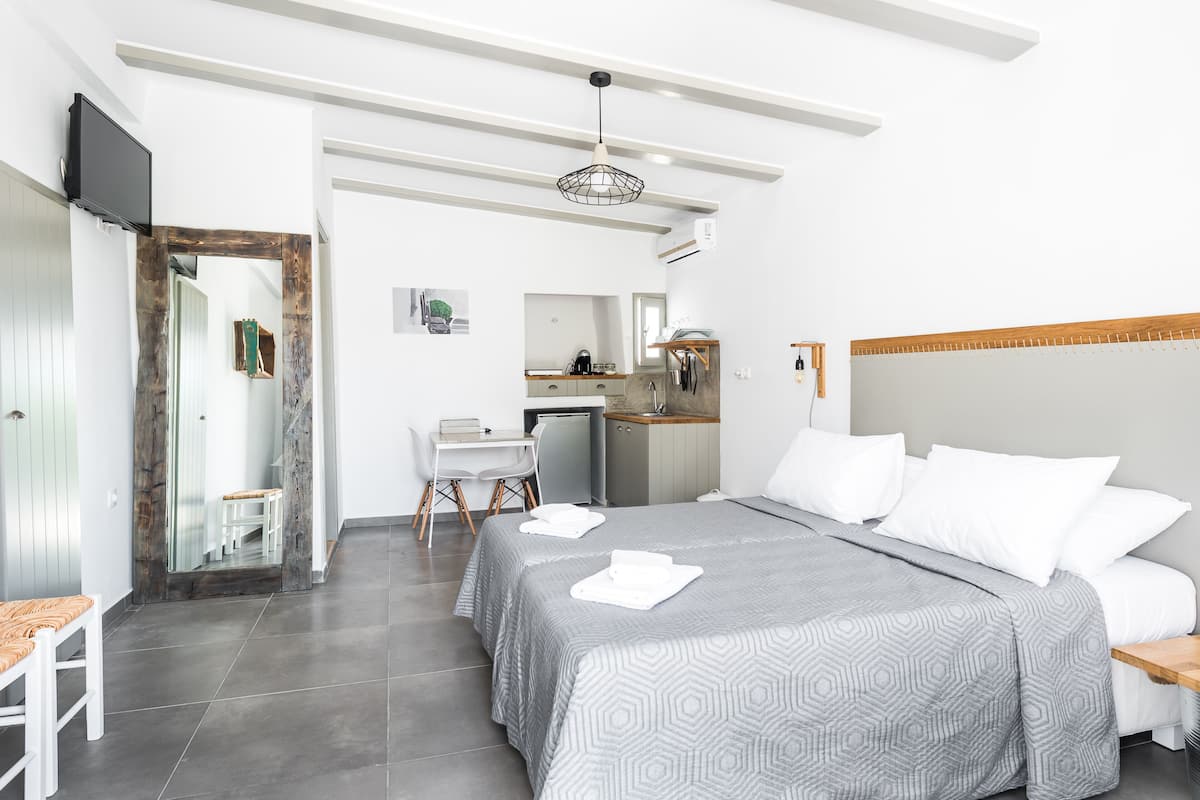 1 bedroom, in-room safe, desk, laptop workspace